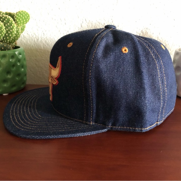 Mitchell & Ness Chicago Bulls Denim Fitted Cap Size 7 3/8 - Picture 3 of 9